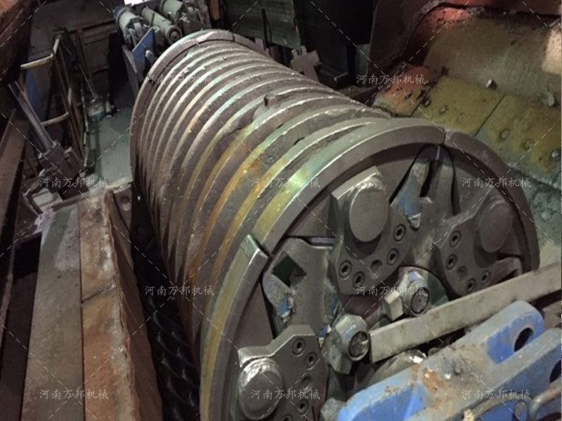 金屬壓塊破碎機結(jié)構(gòu)